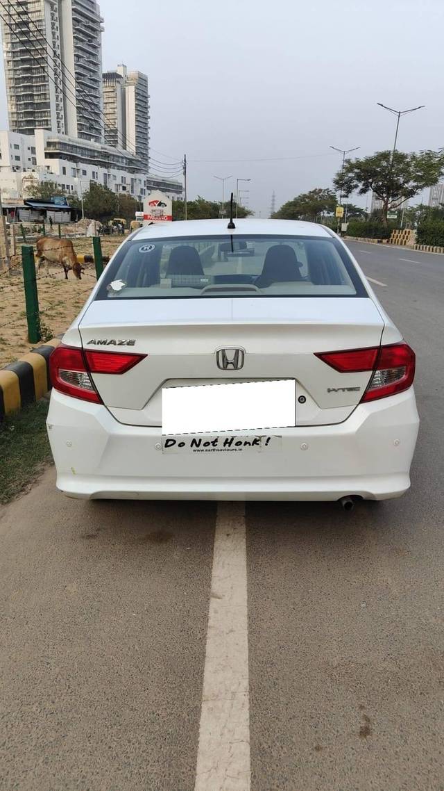 https://images10.gaadi.com/usedcar_image/4588172/original/processed_9ce7cc71-4381-4485-8f3b-4341f3a59ba1.jpg?imwidth=6400