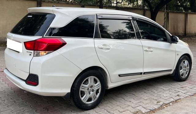 https://images10.gaadi.com/usedcar_image/4588194/original/processed_b18d12da-742b-4239-97fe-4f10ea5ac4f6.jpg?imwidth=6402