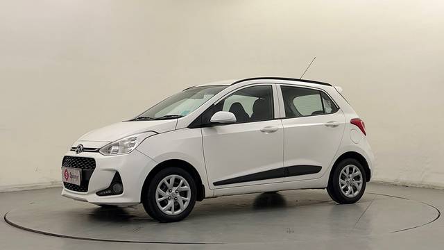 https://images10.gaadi.com/usedcar_image/4588215/original/7cc6fbed8a4cacc2d431170a245b1b61.JPG?imwidth=6400