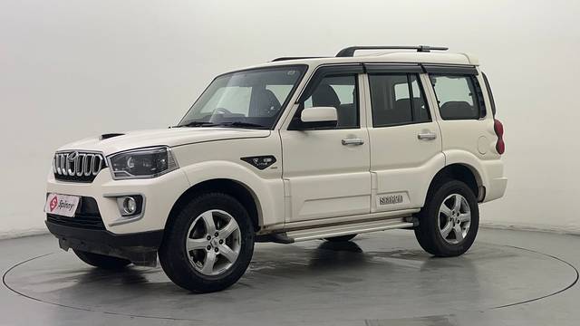 https://images10.gaadi.com/usedcar_image/4588249/original/8842a1ece5f9e9d7ae85299ffe46afea.JPG?imwidth=6400