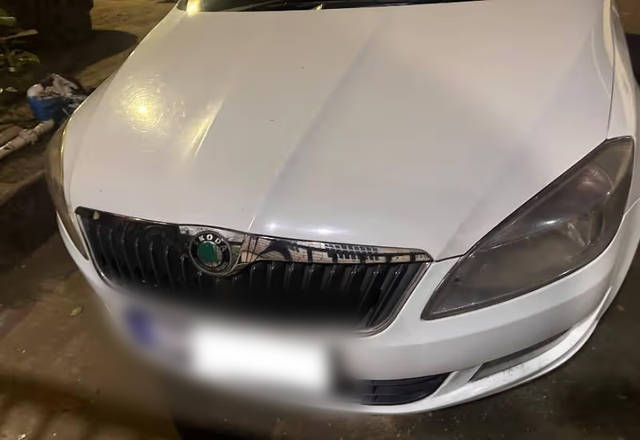 https://images10.gaadi.com/usedcar_image/4588311/original/2d1a13bb-4615-43d9-9cd5-b983a6a0a4ef.?imwidth=6402