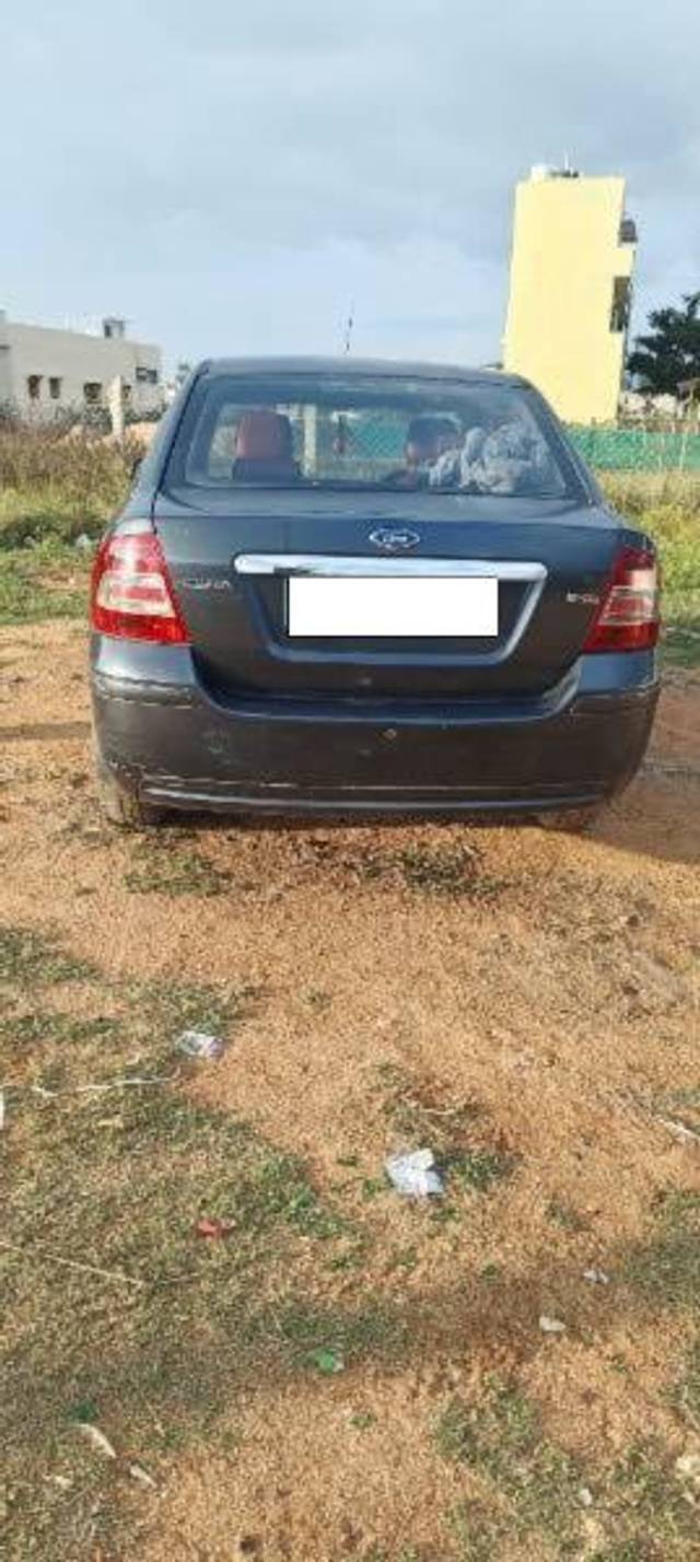 https://images10.gaadi.com/usedcar_image/4588321/original/processed_f3c8c0be-e4a2-476c-963f-0e5c6b57214a.jpg?imwidth=6401