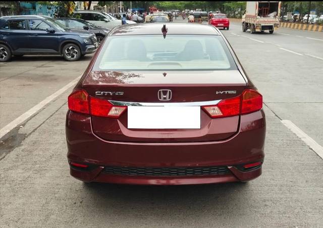https://images10.gaadi.com/usedcar_image/4588332/original/processed_5b428a8de3a6089e67cf6764f28b9bba.jpg?imwidth=6402
