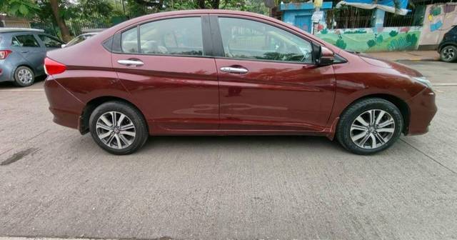 https://images10.gaadi.com/usedcar_image/4588332/original/processed_d0c09f911acf75c7d5c931f4a35e27c8.jpg?imwidth=6401