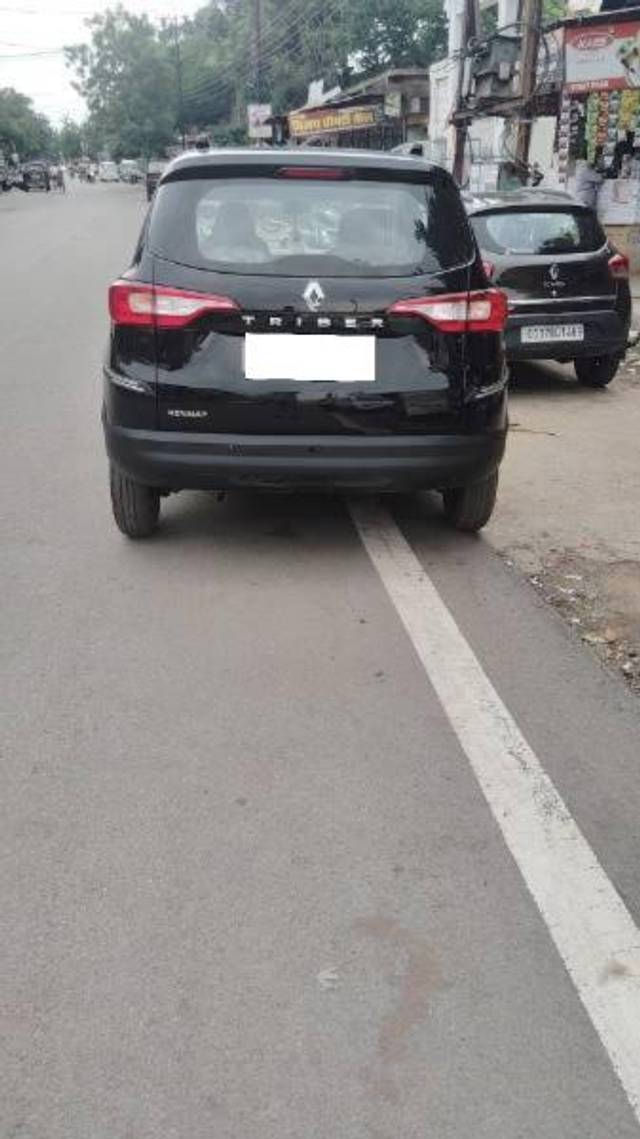 https://images10.gaadi.com/usedcar_image/4588342/original/processed_290e3b2c-e1dd-4c03-bb32-48864a372d5e.jpg?imwidth=6401
