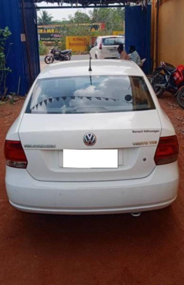 https://images10.gaadi.com/usedcar_image/4588349/original/processed_30f03ebe-d0da-47f1-aa5f-774c0dcd58c0.jpg?imwidth=6401