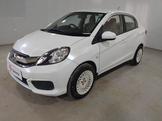 https://images10.gaadi.com/usedcar_image/4588368/original/3a6269319ef5d678ed940cc4b5dc8af2.jpg?imwidth=6400