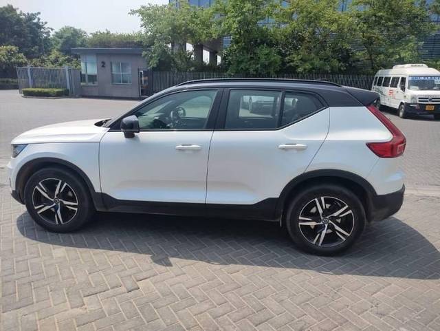 https://images10.gaadi.com/usedcar_image/4588387/original/processed_17bc28ae-285e-4675-a523-3d58e93af1a9.jpeg?imwidth=6401