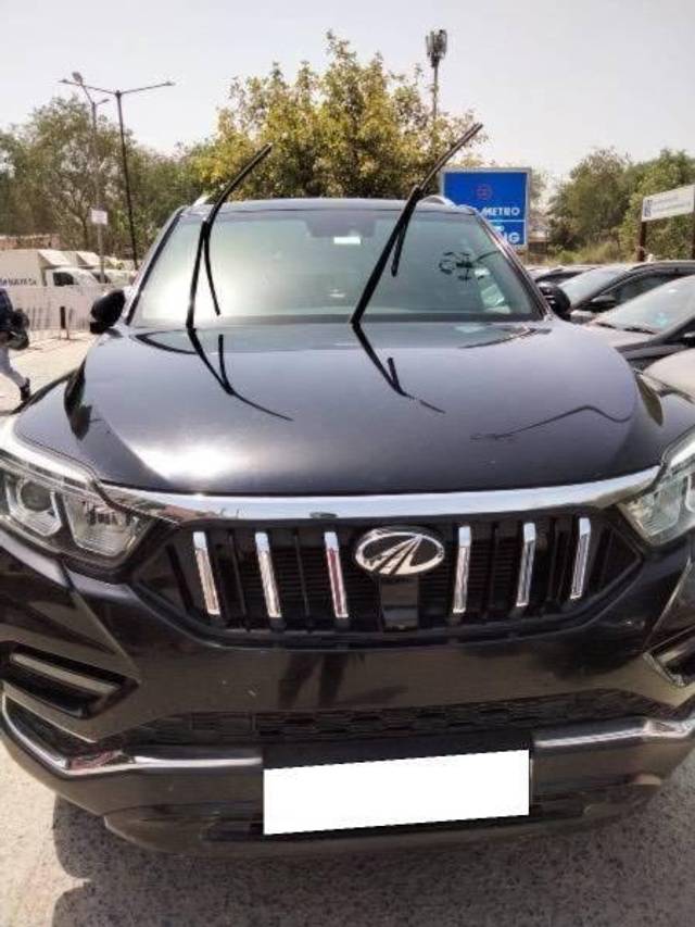 https://images10.gaadi.com/usedcar_image/4588399/original/processed_processed_5a3b39e6-ebb1-431e-b072-0c3ef32f9051.jpeg?imwidth=6400