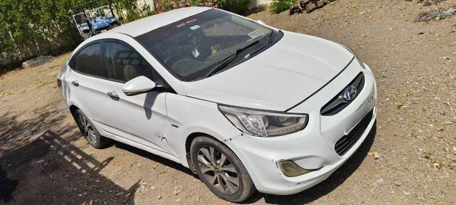 https://images10.gaadi.com/usedcar_image/4588446/original/processed_f48f4149-0bf1-475f-9e29-6947f959c348.jpg?imwidth=6402