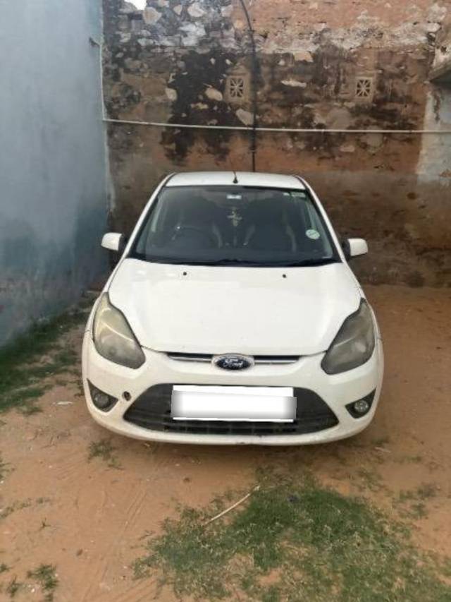 https://images10.gaadi.com/usedcar_image/4588466/original/processed_processed_6adc5e26-a50e-479b-9848-4ba12a5190b4.jpeg?imwidth=6400