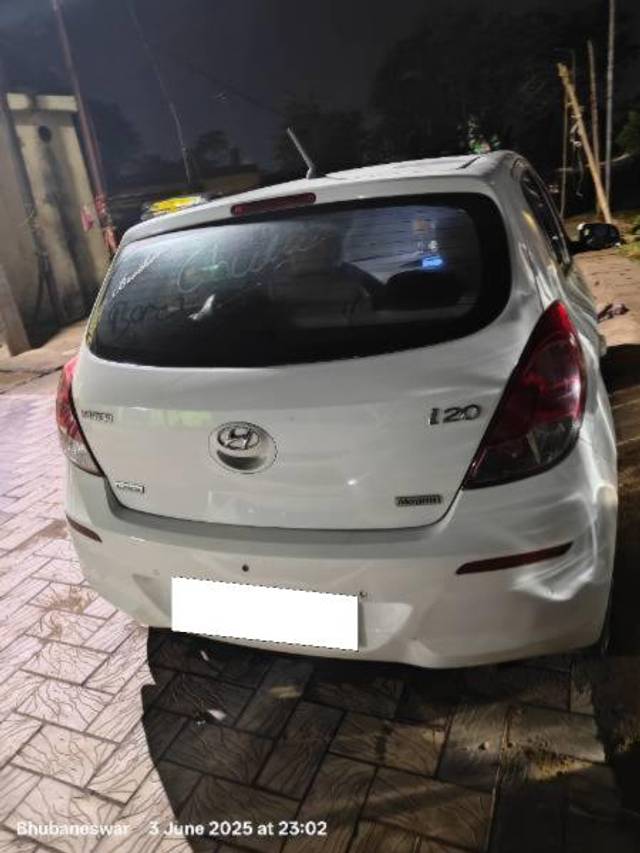 https://images10.gaadi.com/usedcar_image/4588478/original/processed_3fd94071-7651-4606-97a3-2acb4e6d12f2.jpg?imwidth=6401
