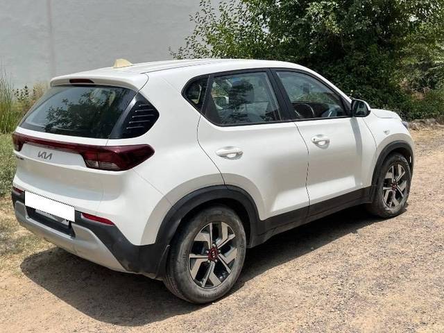 https://images10.gaadi.com/usedcar_image/4588494/original/processed_5845edd2-6ef5-448e-80db-e8758f9ab30a.jpeg?imwidth=6402