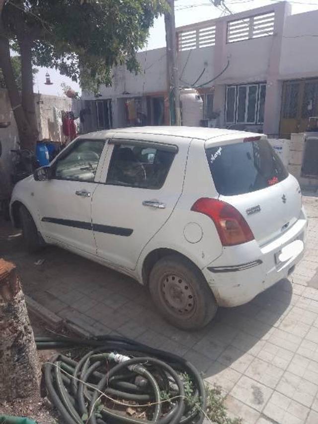 https://images10.gaadi.com/usedcar_image/4588496/original/processed_601def08-36ca-4903-8dc7-7d293a8433e5.jpg?imwidth=6402