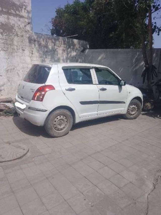 https://images10.gaadi.com/usedcar_image/4588496/original/processed_82312e75-8c49-4f01-a396-dc2b041d952a.jpg?imwidth=6401
