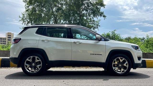 https://images10.gaadi.com/usedcar_image/4588517/original/processed_66c08bc9f07d984f83b60a0231a6df39.jpg?imwidth=6401