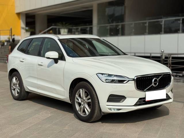 https://images10.gaadi.com/usedcar_image/4588518/original/processed_33b673ad13f9f30f641b5c7d1b890a10.jpg?imwidth=6400
