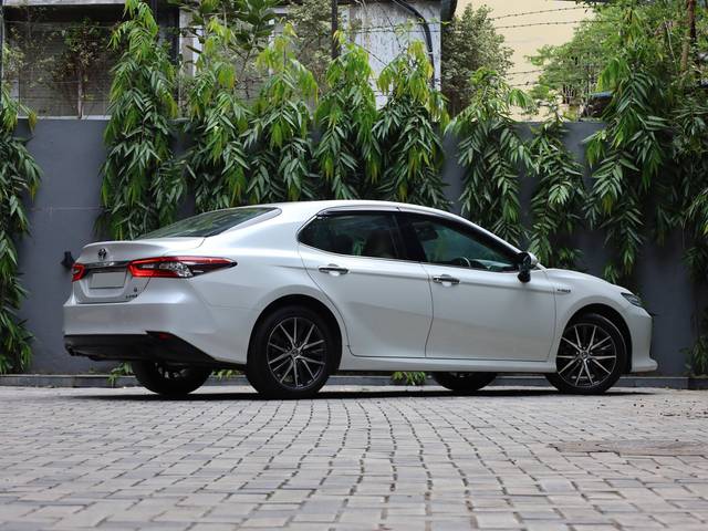 https://images10.gaadi.com/usedcar_image/4588520/original/processed_fbc40eaee09ed7dc8901c48e8598aa69.jpg?imwidth=6402