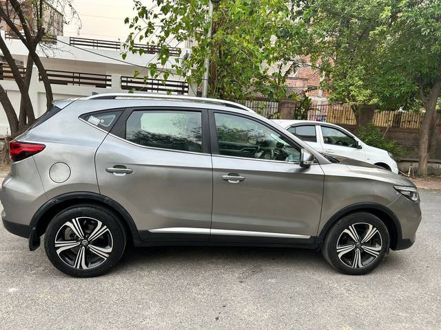 https://images10.gaadi.com/usedcar_image/4588525/original/48e44a891c3fd34be16e6f4cfc44f6b8.jpg?imwidth=6401
