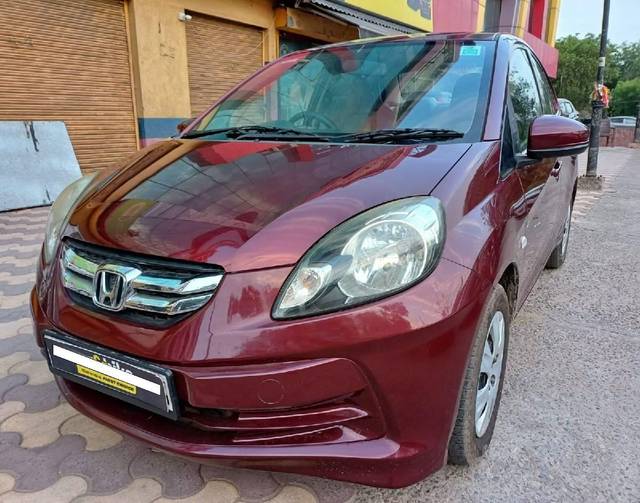 https://images10.gaadi.com/usedcar_image/4588533/original/processed_8694122cc6e89e1823af4306c3a5e716.jpg?imwidth=6401