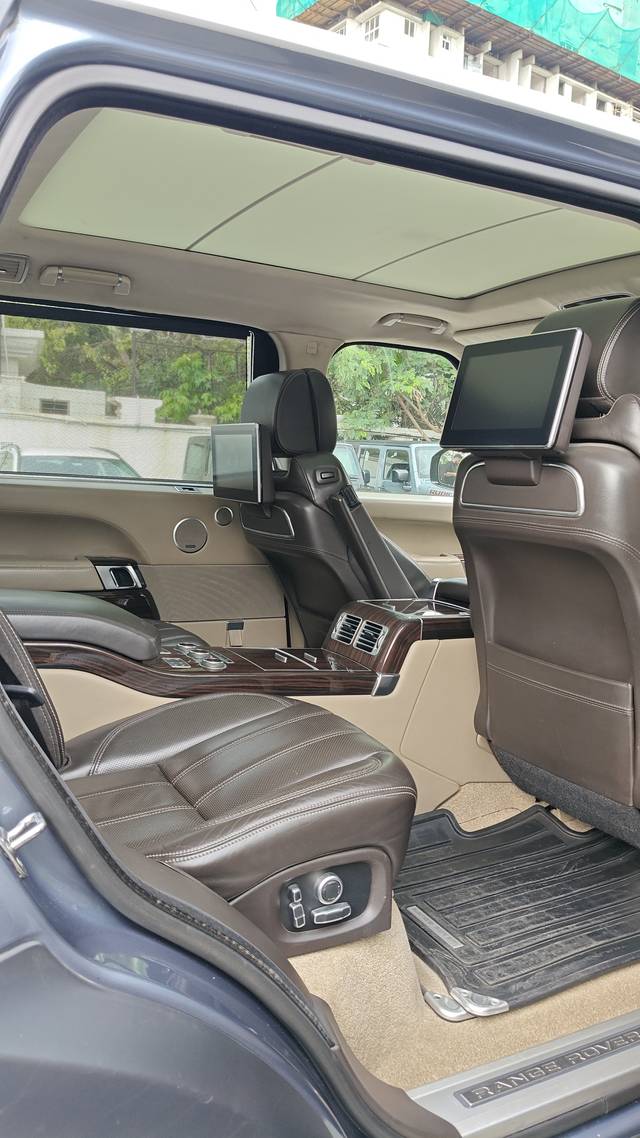 https://images10.gaadi.com/usedcar_image/4588537/original/4b380b03dc907725c776afe87c7eb226.jpeg?imwidth=6402