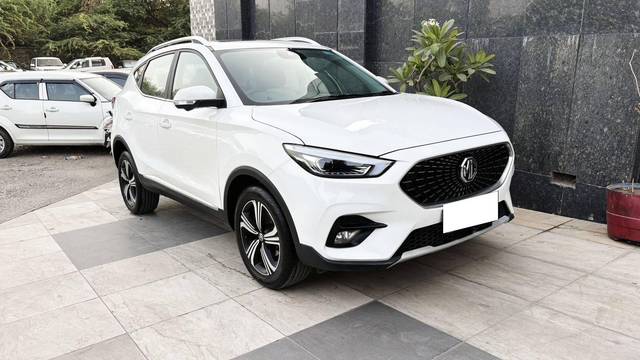 https://images10.gaadi.com/usedcar_image/4588538/original/processed_17161a0c40f2a17c01fa8c239d9a51bb.jpg?imwidth=6400