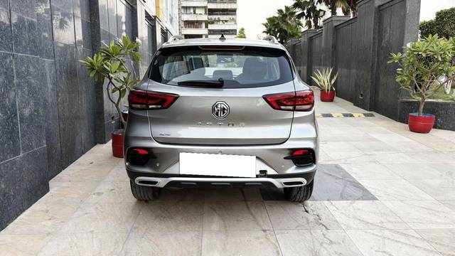https://images10.gaadi.com/usedcar_image/4588539/original/processed_ce086add0589cedabffb0b65372bd738.jpg?imwidth=6402