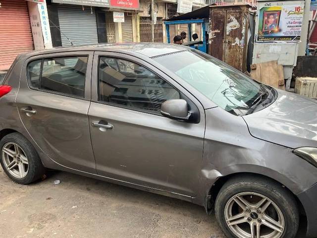 https://images10.gaadi.com/usedcar_image/4588559/original/processed_9d320954-ed10-4f09-89cc-f399bb1a3bbf.jpeg?imwidth=6402