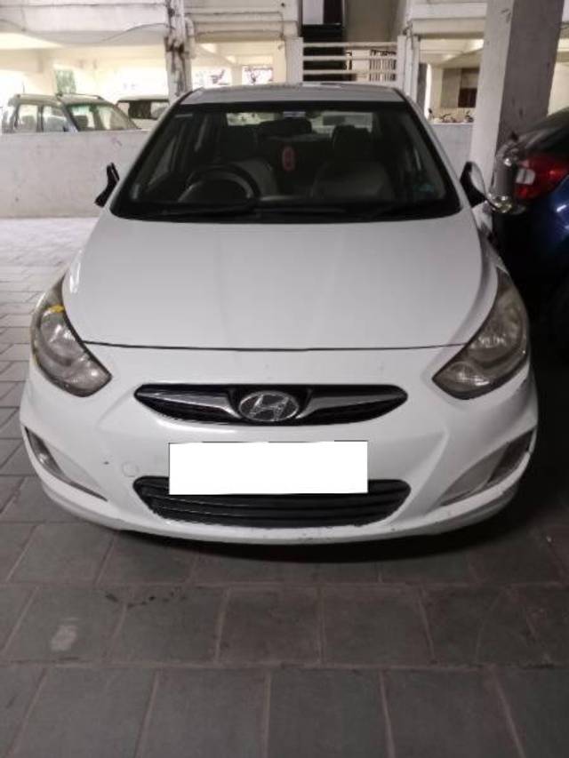 https://images10.gaadi.com/usedcar_image/4588564/original/processed_16f7bb4e-d3b2-4213-a785-1c4428b76418.jpg?imwidth=6400