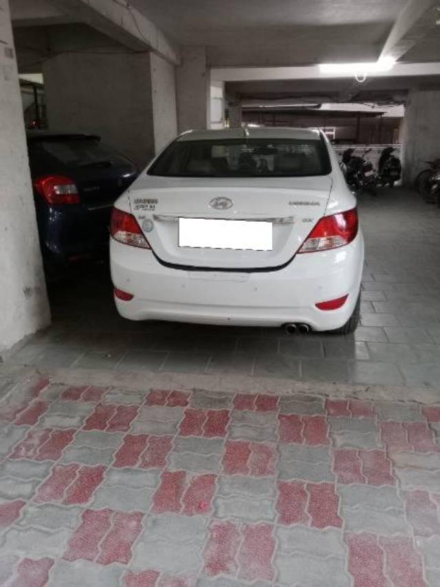https://images10.gaadi.com/usedcar_image/4588564/original/processed_ced8e3fd-989b-4735-ad12-2f691d349627.jpg?imwidth=6401