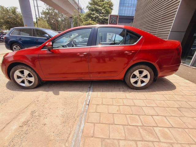 https://images10.gaadi.com/usedcar_image/4588572/original/processed_f4801d3d6f4ae2cdf460a6d8d4b43a78.jpg?imwidth=6402