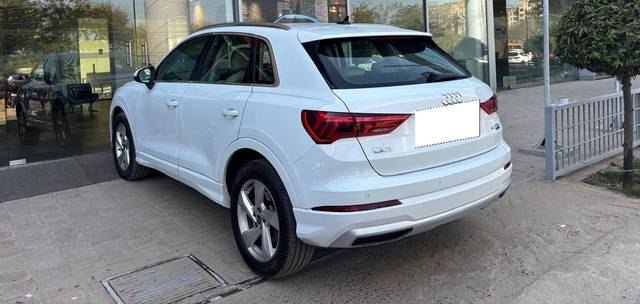 https://images10.gaadi.com/usedcar_image/4588577/original/processed_6146c6b762c758cec297c98a0aa514d5.jpg?imwidth=6402