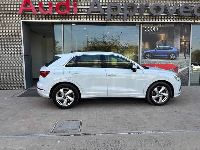 https://images10.gaadi.com/usedcar_image/4588577/original/processed_ae5bf6585b3d71b5d5e993bbdd9513f9.jpg?imwidth=6401