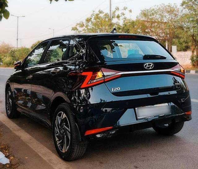 https://images10.gaadi.com/usedcar_image/4588630/original/processed_c6feabac-aaa4-43fb-a059-2be36e8d0f3e.jpg?imwidth=6400