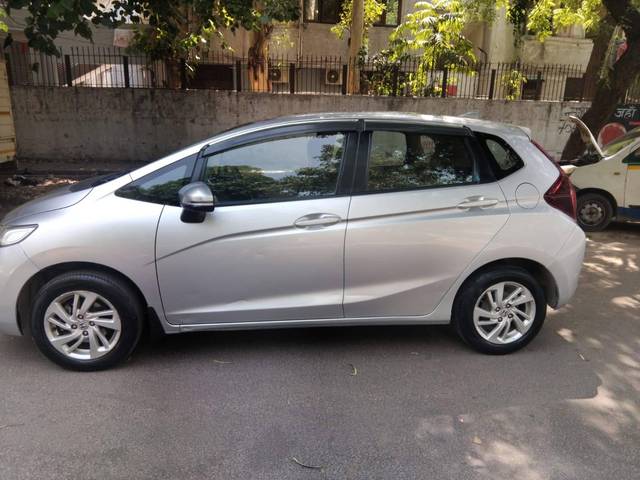 https://images10.gaadi.com/usedcar_image/4588636/original/processed_26205a3bd824c07c92c395034a1d768d.jpg?imwidth=6401
