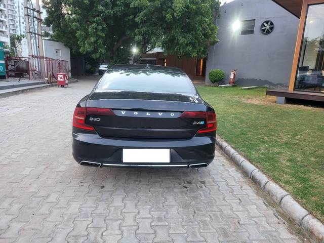 https://images10.gaadi.com/usedcar_image/4588644/original/processed_0e9bc42469cf4b6310ded06978c0f9fa.jpg?imwidth=6401