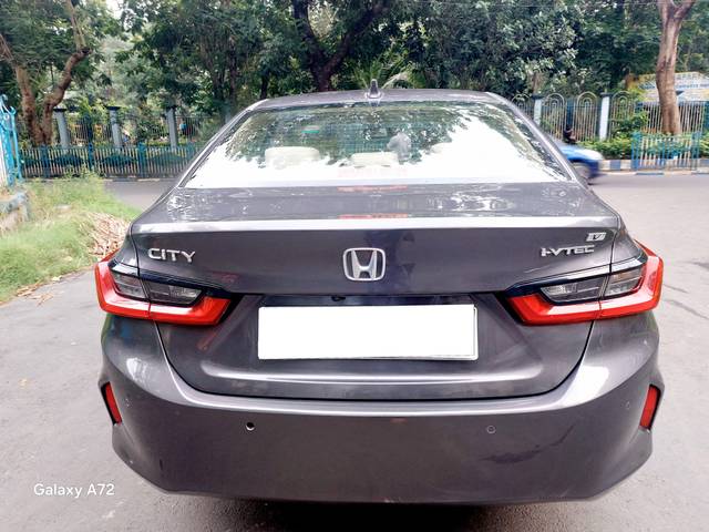 https://images10.gaadi.com/usedcar_image/4588646/original/processed_57ba0dde11782ec90000598b76bc57df.jpg?imwidth=6402