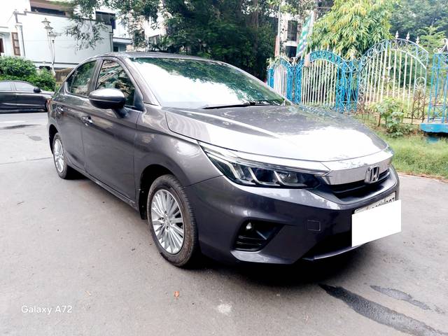 https://images10.gaadi.com/usedcar_image/4588646/original/processed_d0f388364bf92350631292f4a5c04907.jpg?imwidth=6400