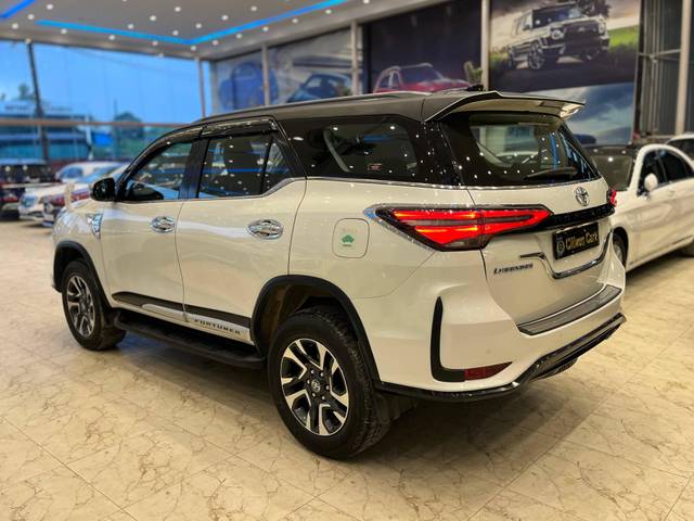 https://images10.gaadi.com/usedcar_image/4588647/original/processed_2d30e16f4498de396c4bdc0fb281f83a.jpg?imwidth=6402