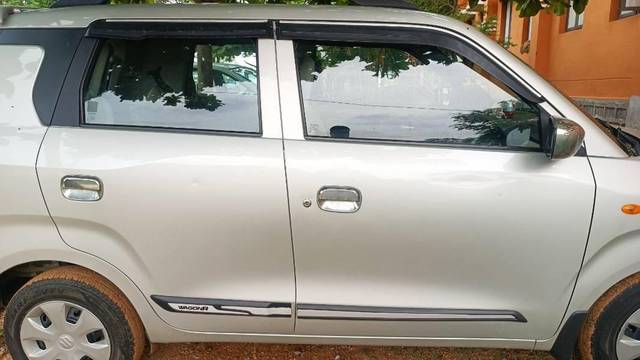 https://images10.gaadi.com/usedcar_image/4588649/original/processed_15a0692b-255a-4fd0-a84b-458a0ca019b8.jpg?imwidth=6402