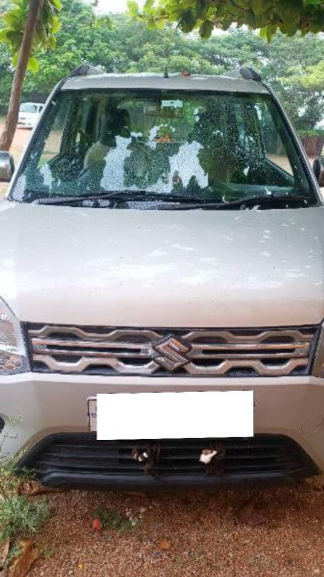 https://images10.gaadi.com/usedcar_image/4588649/original/processed_bc2e0584-01c8-4f37-9f3e-68bbc18e9f33.jpg?imwidth=6400