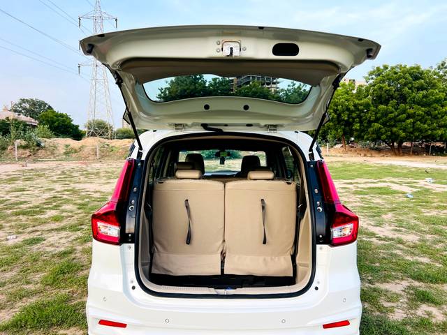https://images10.gaadi.com/usedcar_image/4588650/original/7e7e174112415ad46e5863cd72794cd0.jpg?imwidth=6400