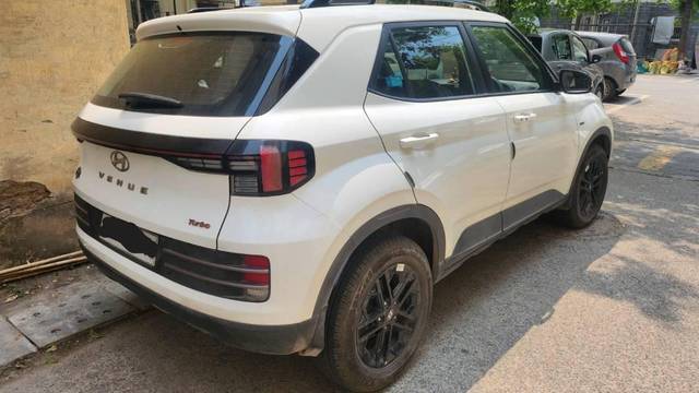 https://images10.gaadi.com/usedcar_image/4588652/original/processed_689f0fe8-d516-49cc-a67f-2d931dd43c91.JPG?imwidth=6402