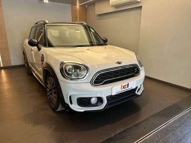 https://images10.gaadi.com/usedcar_image/4588661/original/processed_2a8fa6111beae502c28f45d89e830e20.jpeg?imwidth=6401