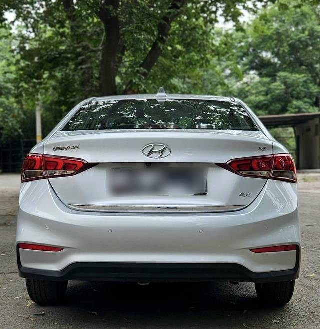 https://images10.gaadi.com/usedcar_image/4588665/original/processed_dc082940746aec914df6bbfa7f8f0306.jpg?imwidth=6402