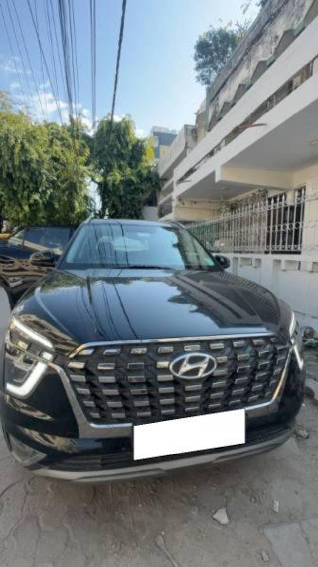 https://images10.gaadi.com/usedcar_image/4588670/original/processed_880b6e43-ffae-4e6f-8122-12e477271edf.jpg?imwidth=6400