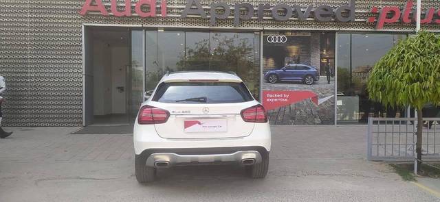 https://images10.gaadi.com/usedcar_image/4588673/original/processed_be5fa23b9685c159203896843ebad0c8.jpg?imwidth=6402