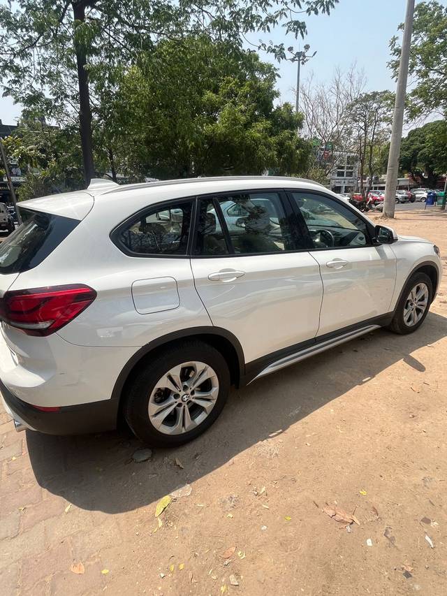 https://images10.gaadi.com/usedcar_image/4588684/original/a1b5db27509fd7620dd4f4419fa23156.jpg?imwidth=6401