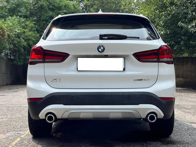https://images10.gaadi.com/usedcar_image/4588684/original/processed_d614dc649bbf8b23e12d78cd11da6642.jpg?imwidth=6402