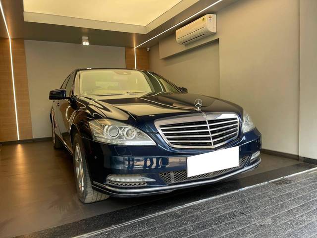 https://images10.gaadi.com/usedcar_image/4588686/original/processed_3ddd3a1b8379c7aebd3a3655a8aafba3.jpeg?imwidth=6401